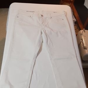 Jc penny white 33/16 petite Jean's